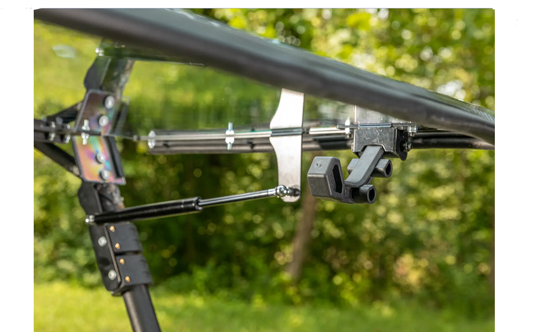 SuperATV Scratch Resistant Flip Windshield For Kawasaki Mule 4000/4010 2009+ - Image 4